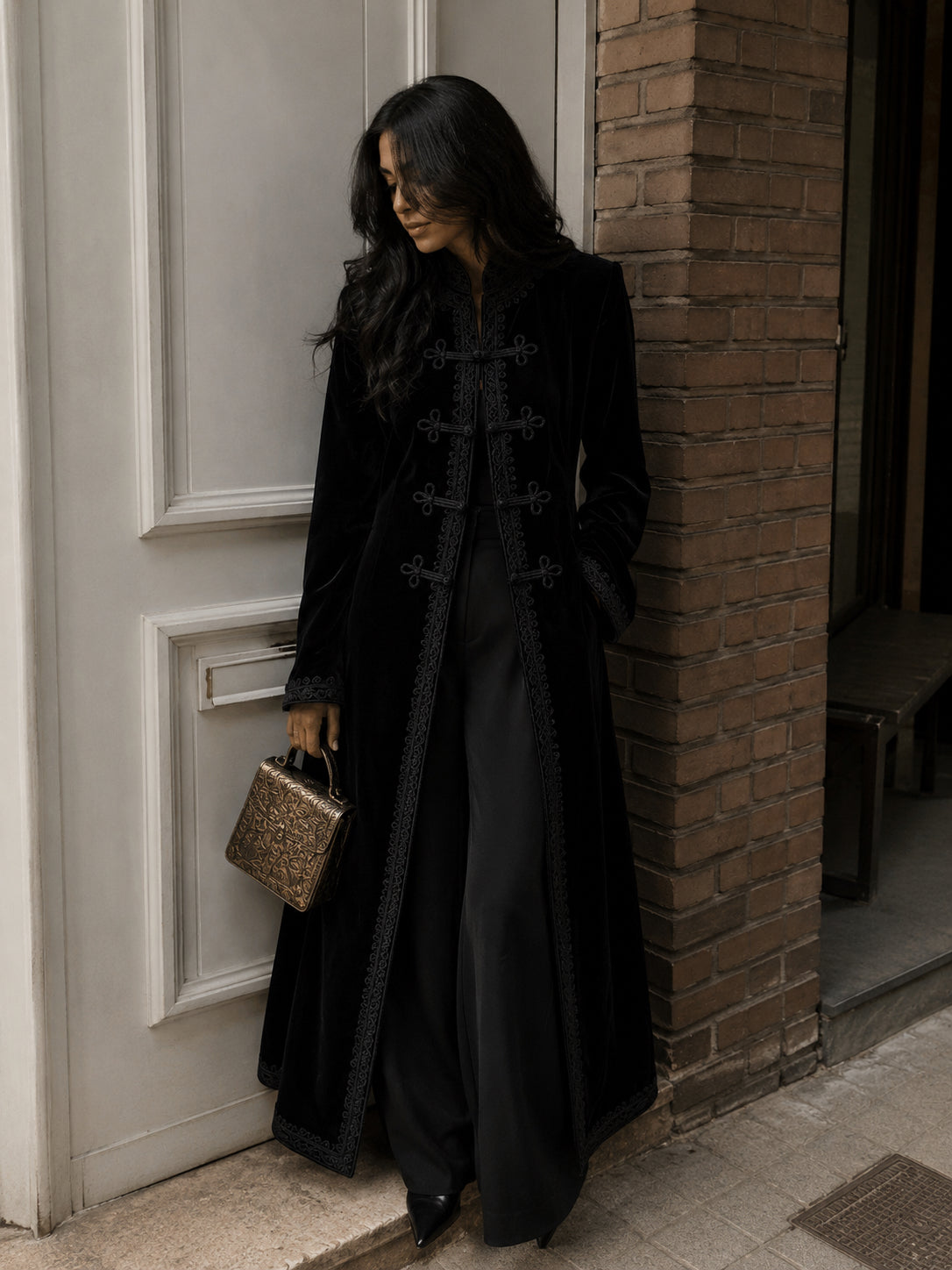 Manteau Long en Cachemire Noir Brodé