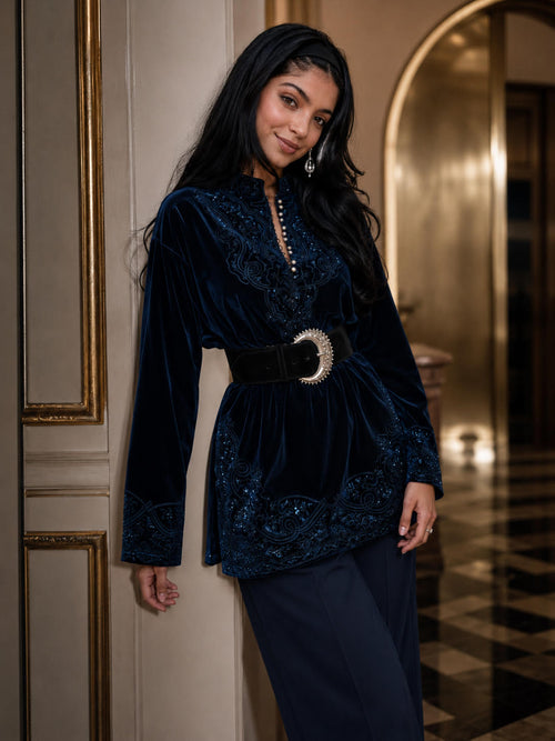 Blouse en Velours Bleu Nuit Brodée